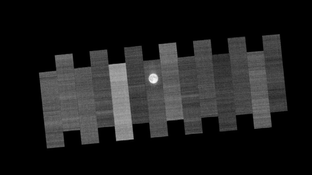 One of the lunar scans acquired by band 4 of the OLI (Operational Land Imager) on Landsat 9 on January 3, 2026. Each parallel scan was acquired by one of the 14 detector modules that comprise the instrument’s focal plane.