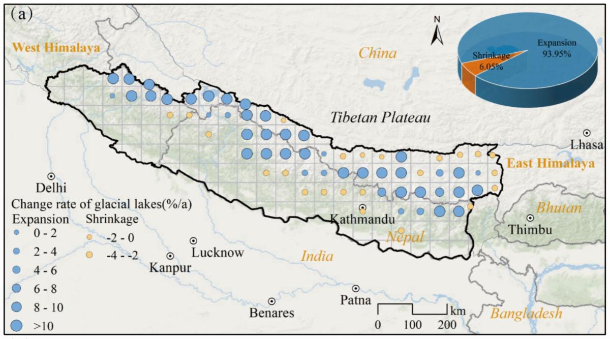 A map of the central Himalayas showing where glacial lakes have expanded and where they have contracted. The greatest expansion follows the line of the China / Nepal border.  