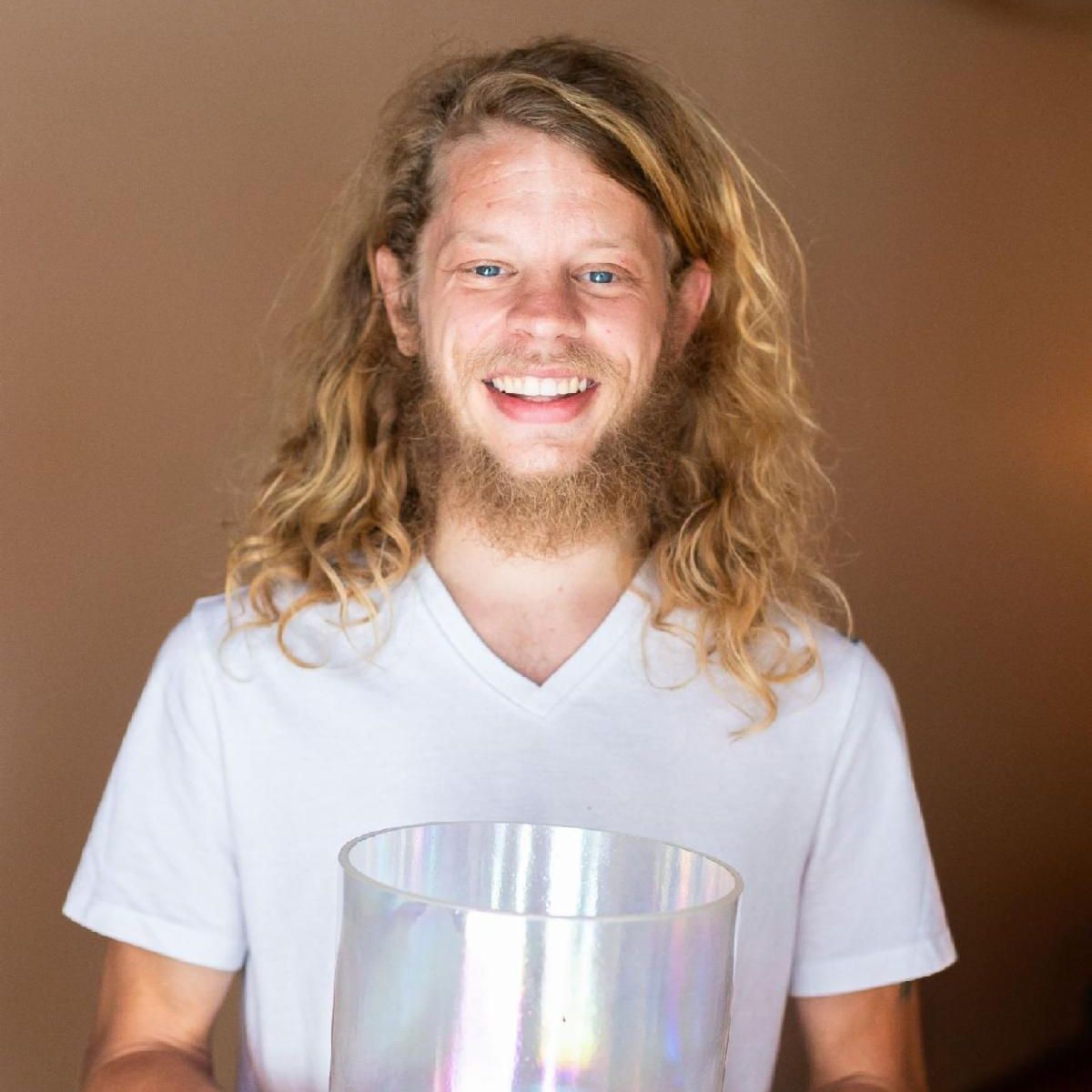 Surrender this Saturday at our Sound Healing with Austin Shook ️