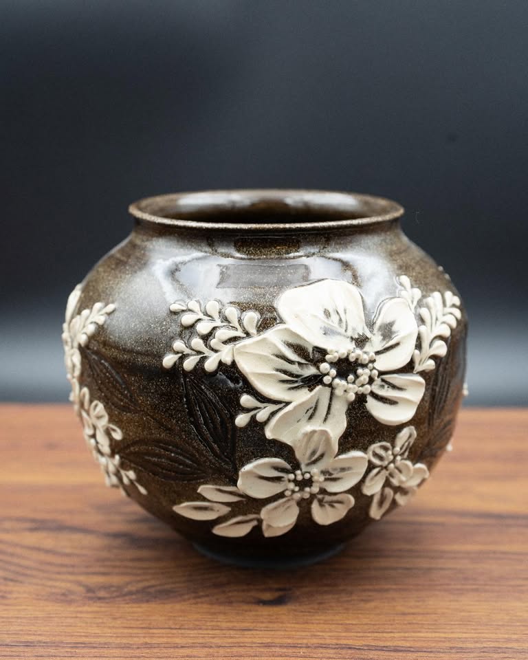Pot by Alyce Machcinski