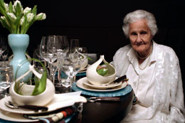 Eva Zeisel dinnerware designer
