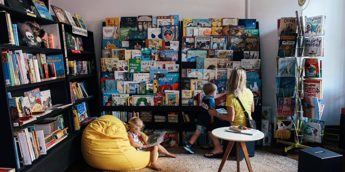 kids in a library