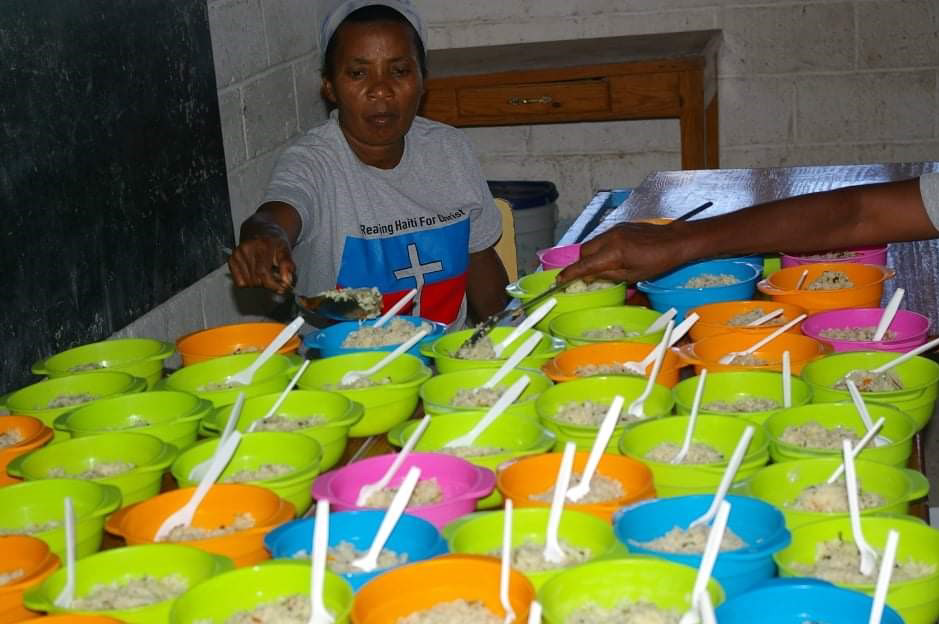 Love Worth Sharing, Haiti - Meal prep for 300+ children
