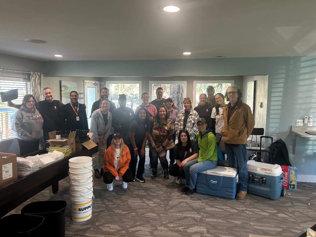 Bellwether employees volunteering at Renton Sage