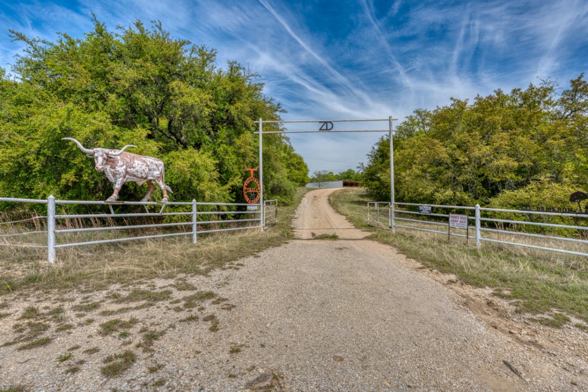 BEAUTIFUL NEW 222+/-AC RANCH WITH 12+/-AC LAKE!
