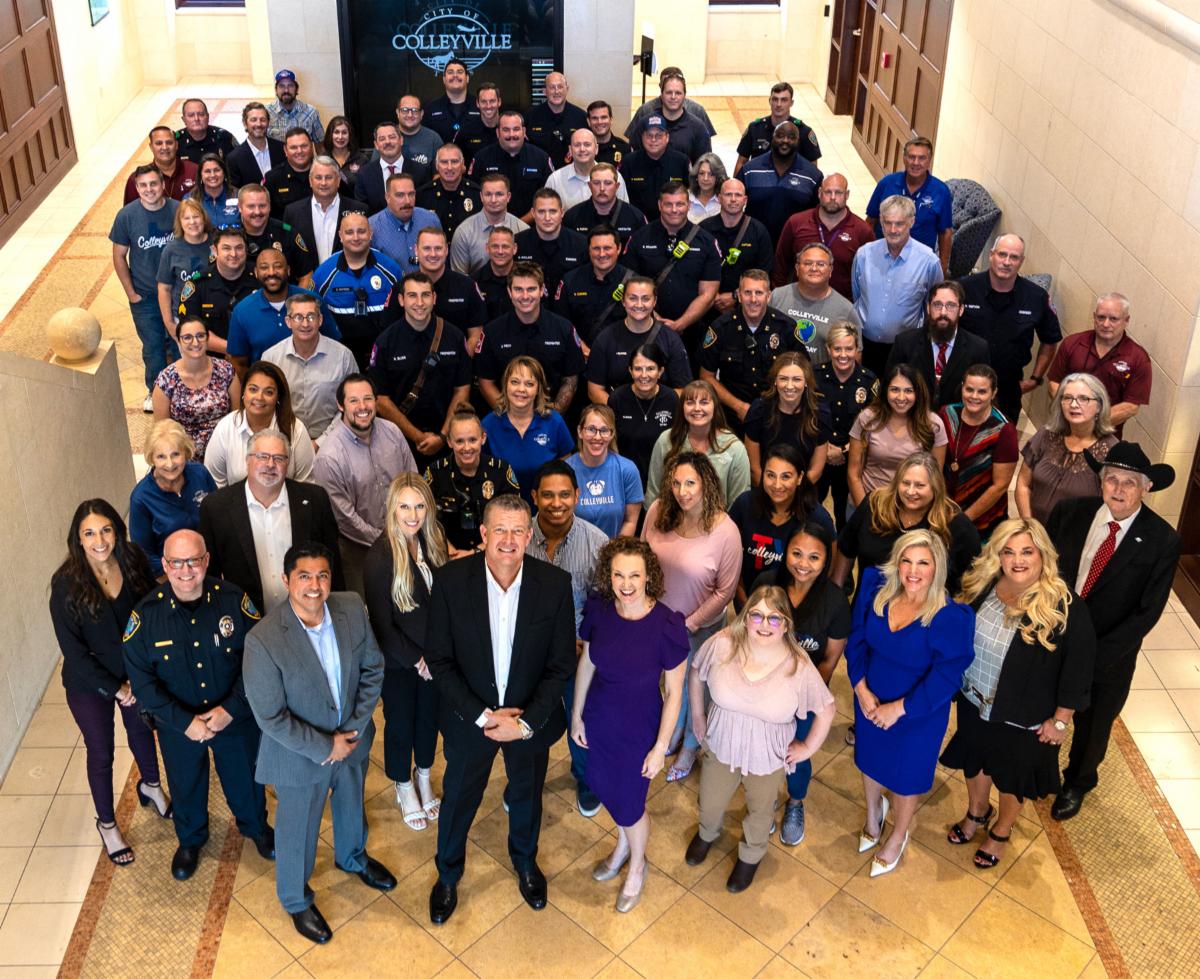 2022 employee photo lobby