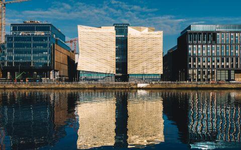 Image of the Central Bank of Ireland overlooking the river liffey