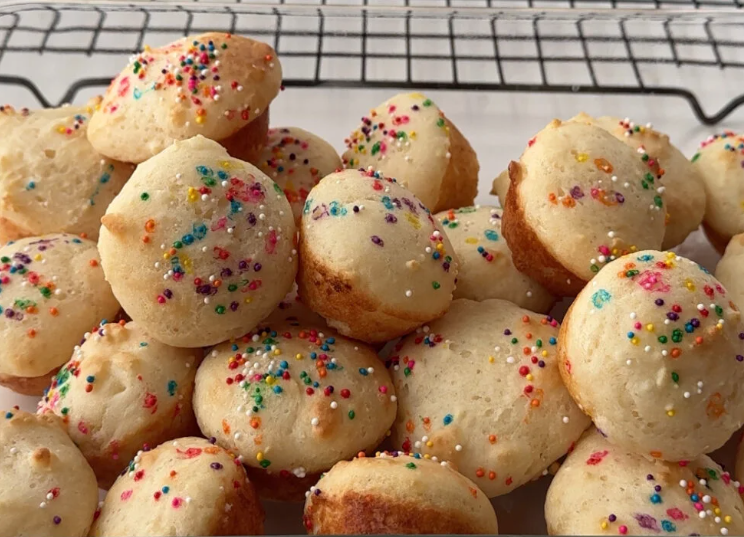 Banana yogurt snack muffins