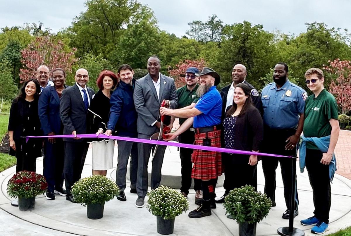 covid memorial ribbon cutting