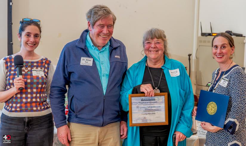 Garden Club Award Bob Bond Photo