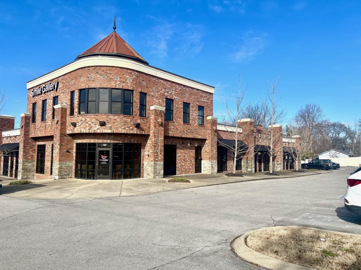 205 W. High Street, Entire Building