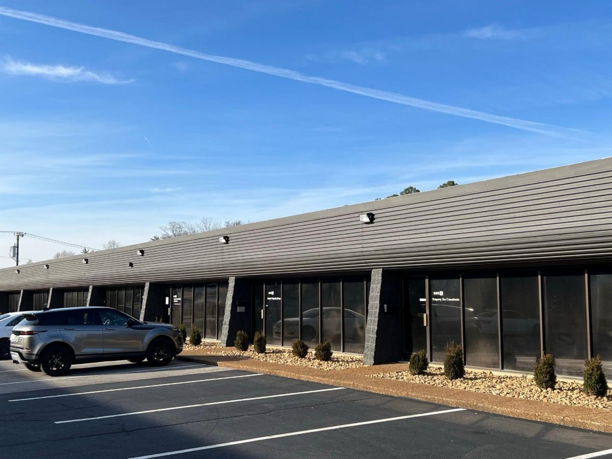 402 Royal Parkway