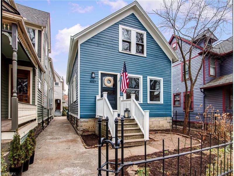 4003 Whitman Avenue by the Marinucci Group