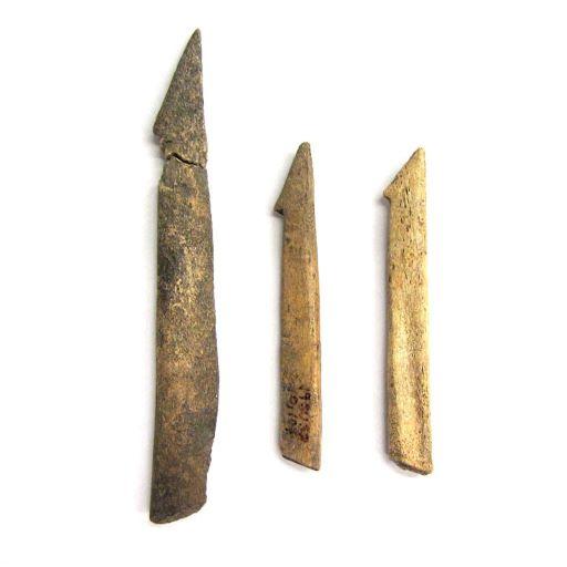 shell midden Worked deer bone harpoons small.jpg