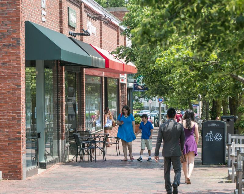 Photo of people walking through Lexington Center