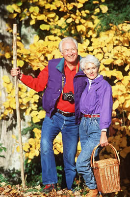 elder-hiking-couple.jpg