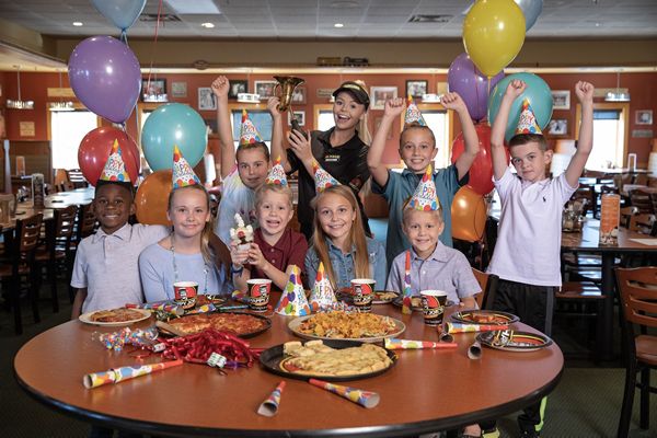 Happy Joe's Reflects on a Milestone Year of Growth, Recognition and Community Impact