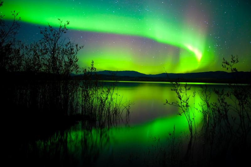 northern_lights_green.jpg