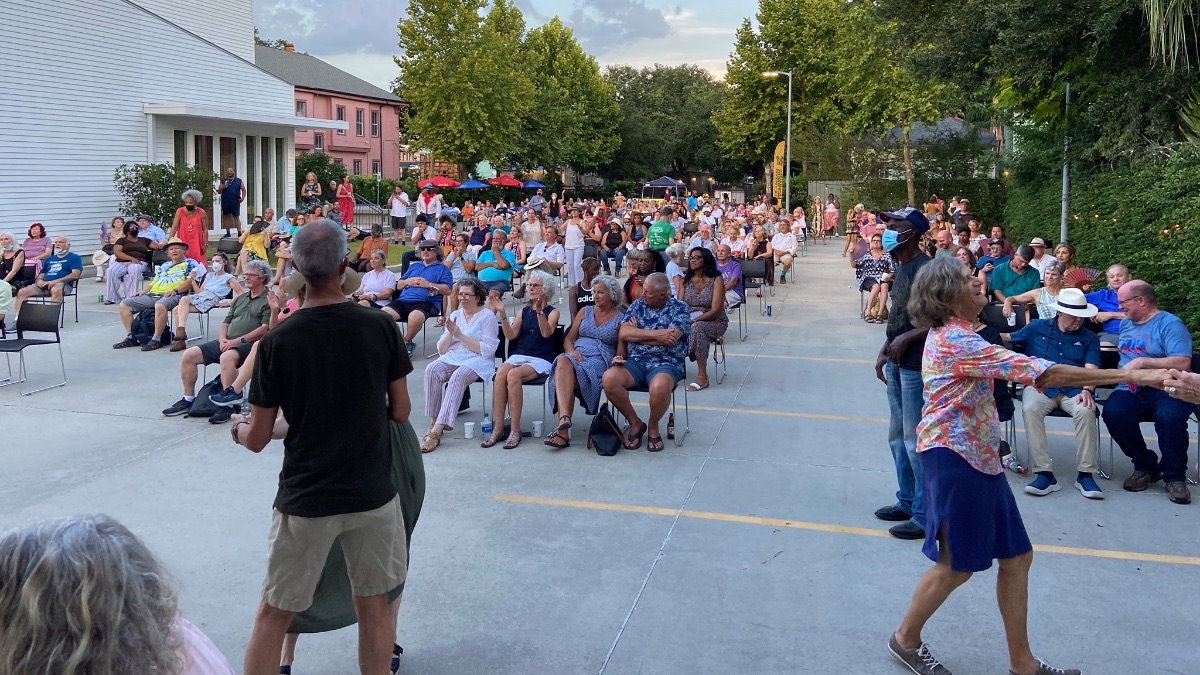 Louisiana-Cajun-Zydeco-Festival-outside