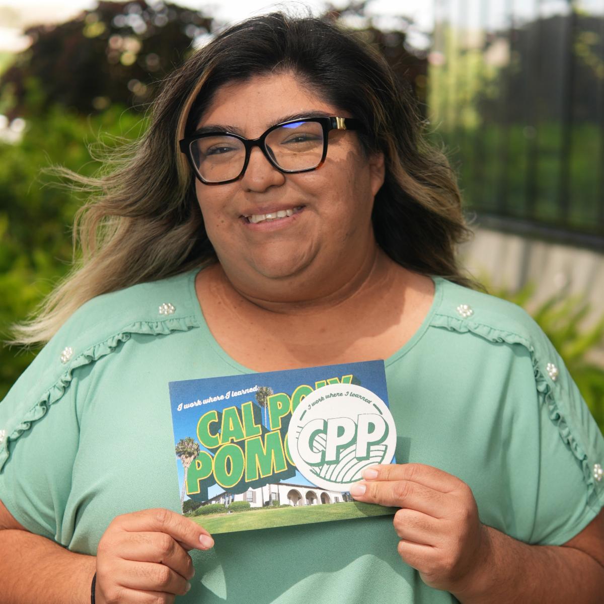 Hortencia Santos Headshot