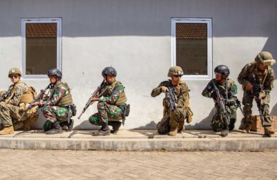 soldiers in uniform
