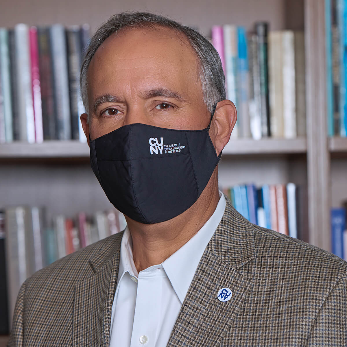 chancellor matos rodrÃ­guez wearing a mask