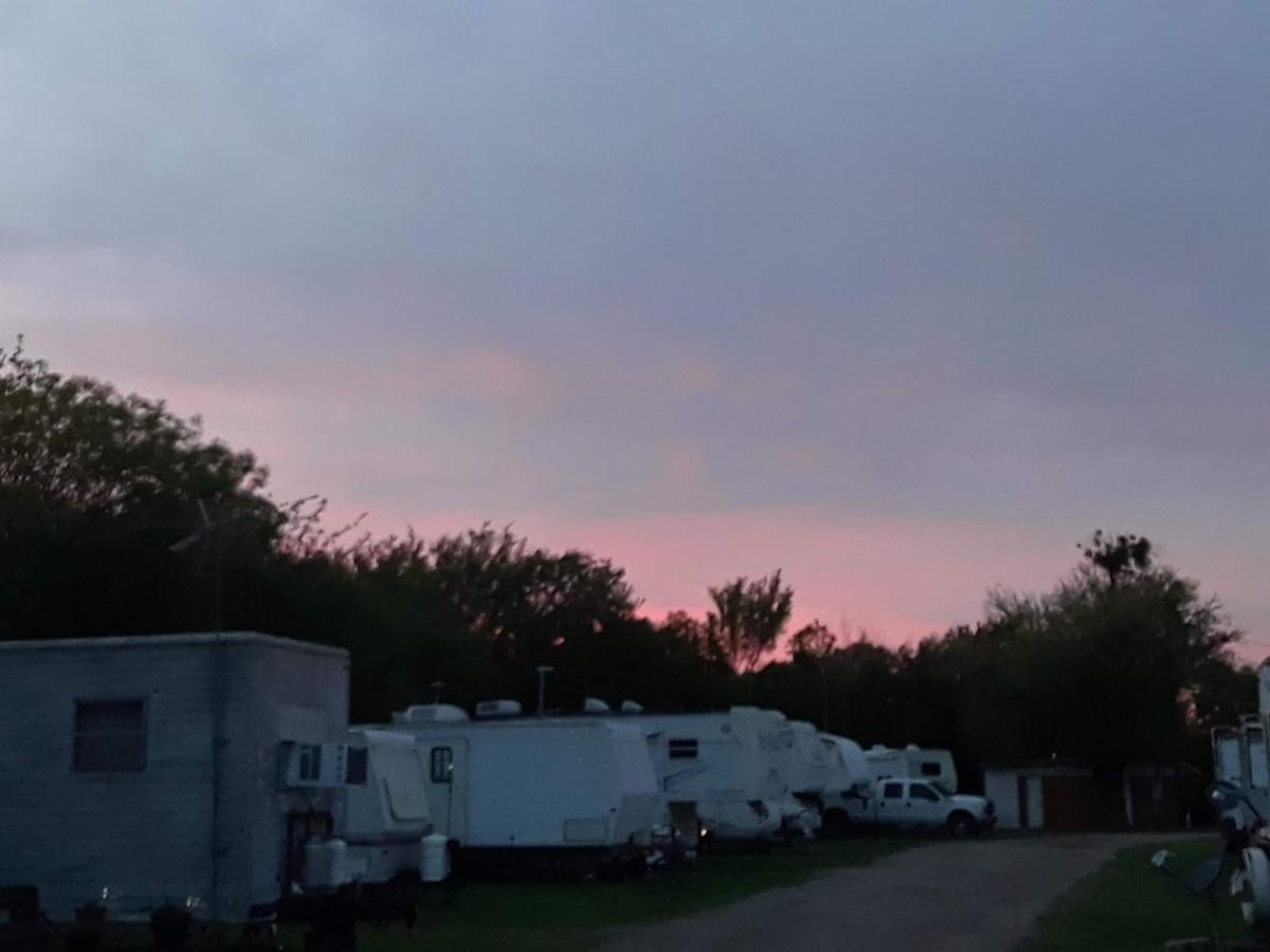 Fully Occupied RV Park with Highway Frontage I45 Ennis, TX