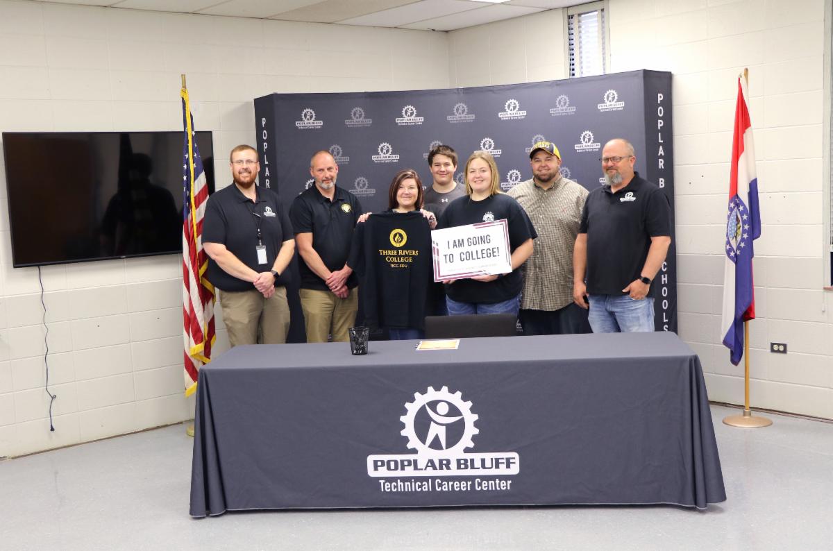 tcc signing-emule1.jpg